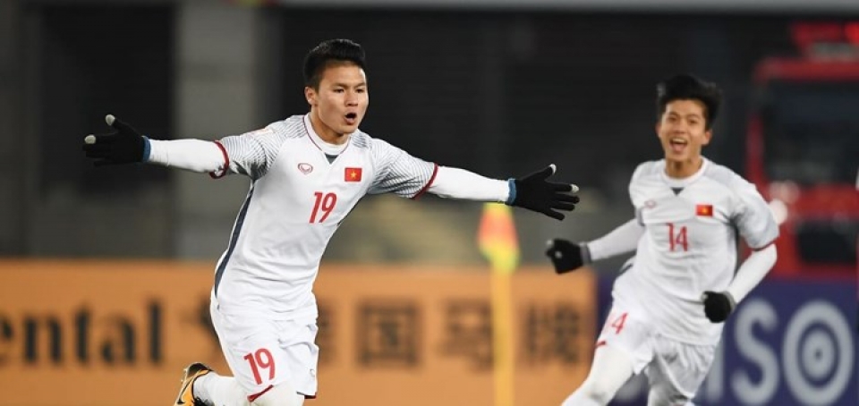 quang hai lot top 6 cau thu hua hen toa sang o asian cup 2019