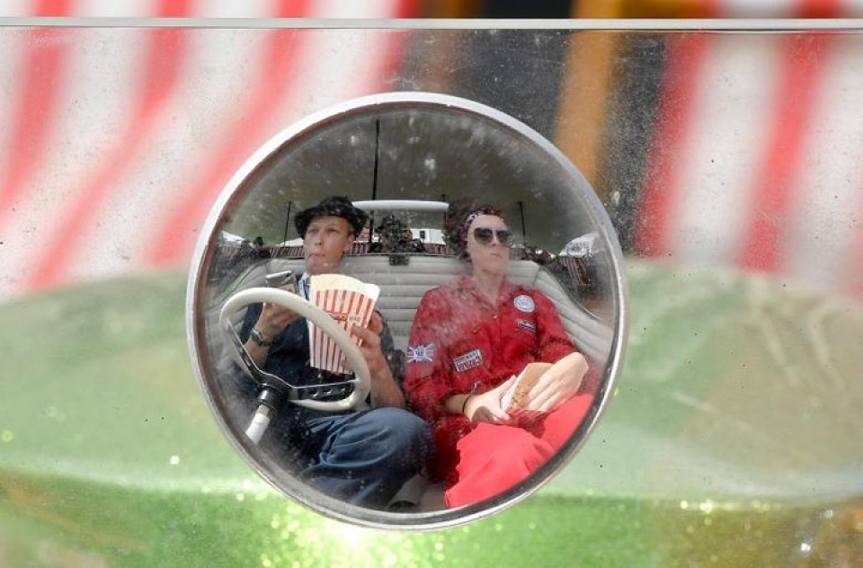 quay nguoc thoi gian tham gia cuoc dua xe co tu giua the ky 20