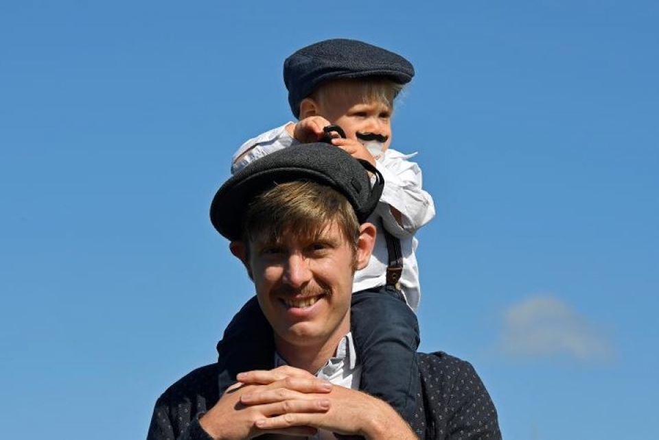 quay nguoc thoi gian tham gia cuoc dua xe co tu giua the ky 20