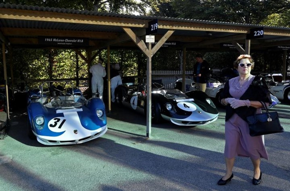 quay nguoc thoi gian tham gia cuoc dua xe co tu giua the ky 20