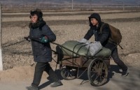 can canh nhung khuon mat tre em trieu tien hon nhien