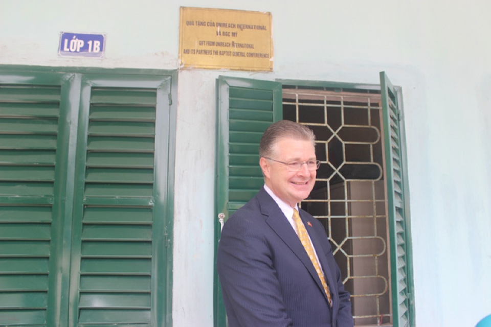 dai su my mua lan nan banh trung thu cung tre em khuyet tat viet nam