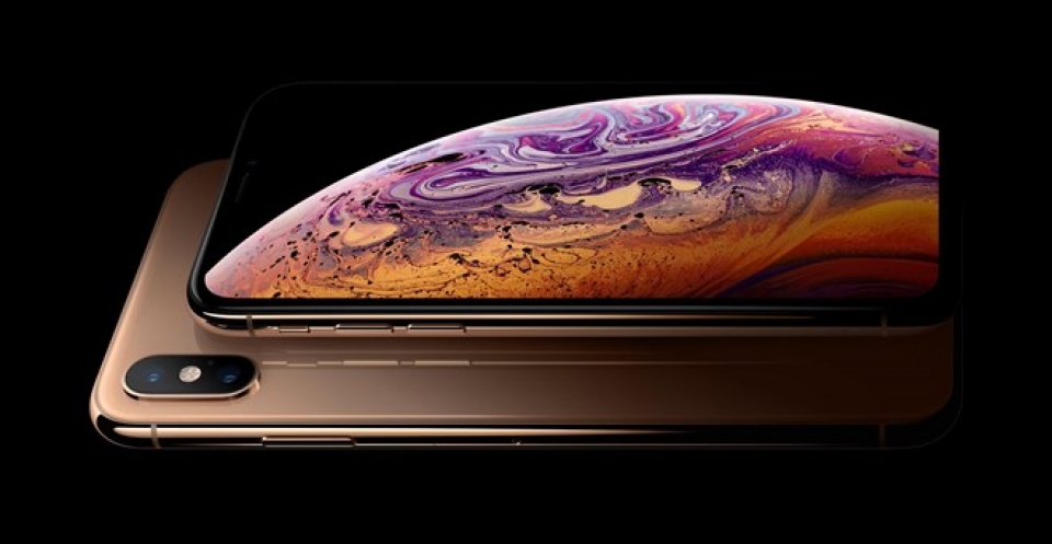 ceo apple tim cook chi phi lam iphone xs max khong he re