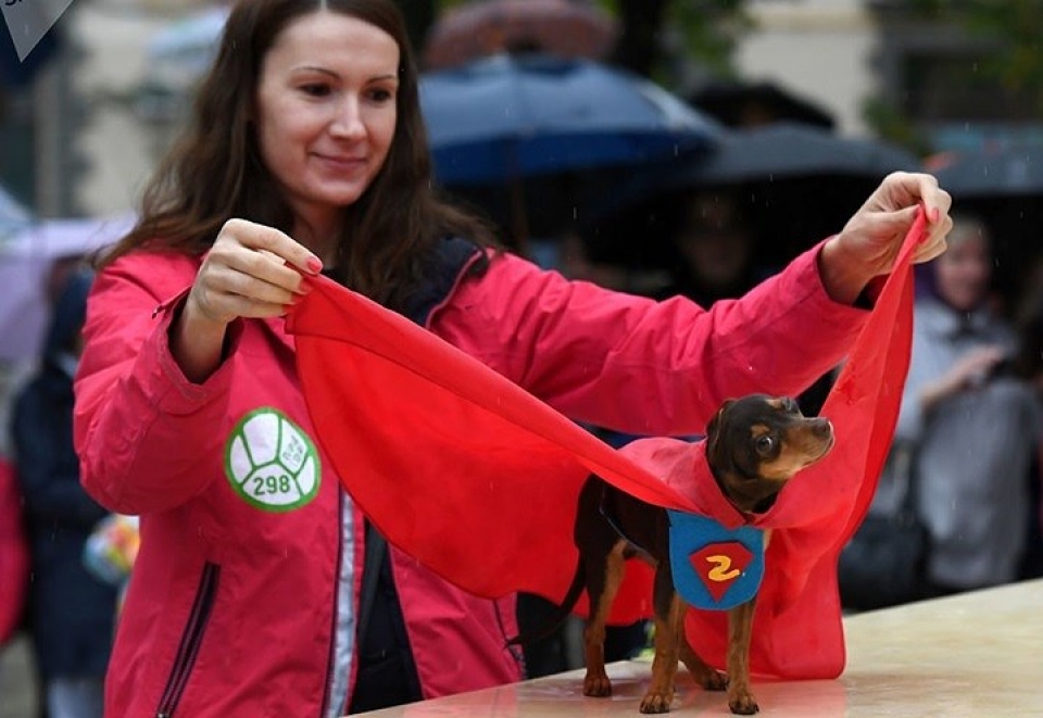 ngam cun cung sam vai sieu mau trinh dien tai moscow