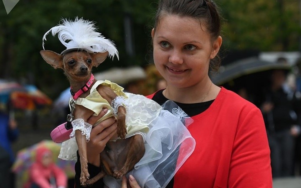 ngam cun cung sam vai sieu mau trinh dien tai moscow