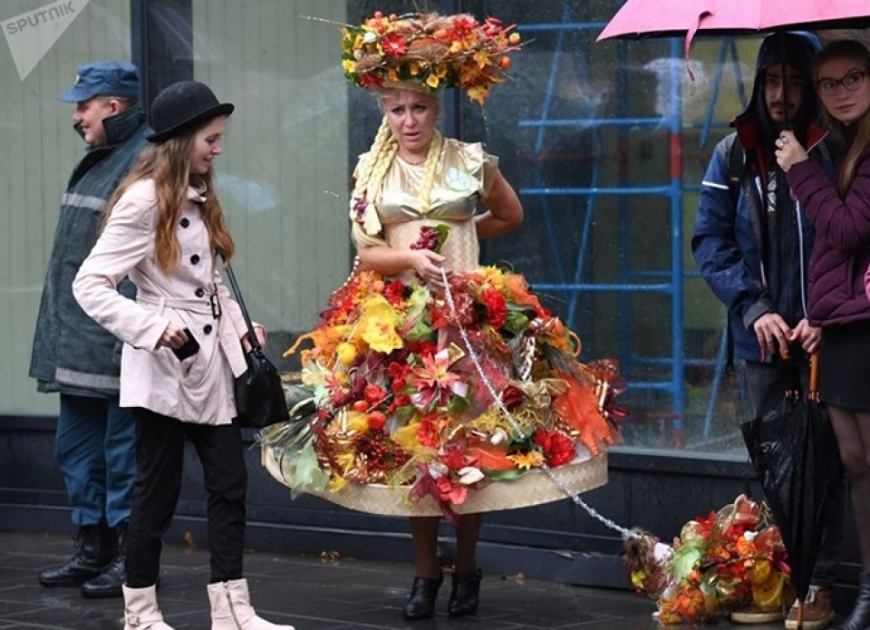 ngam cun cung sam vai sieu mau trinh dien tai moscow