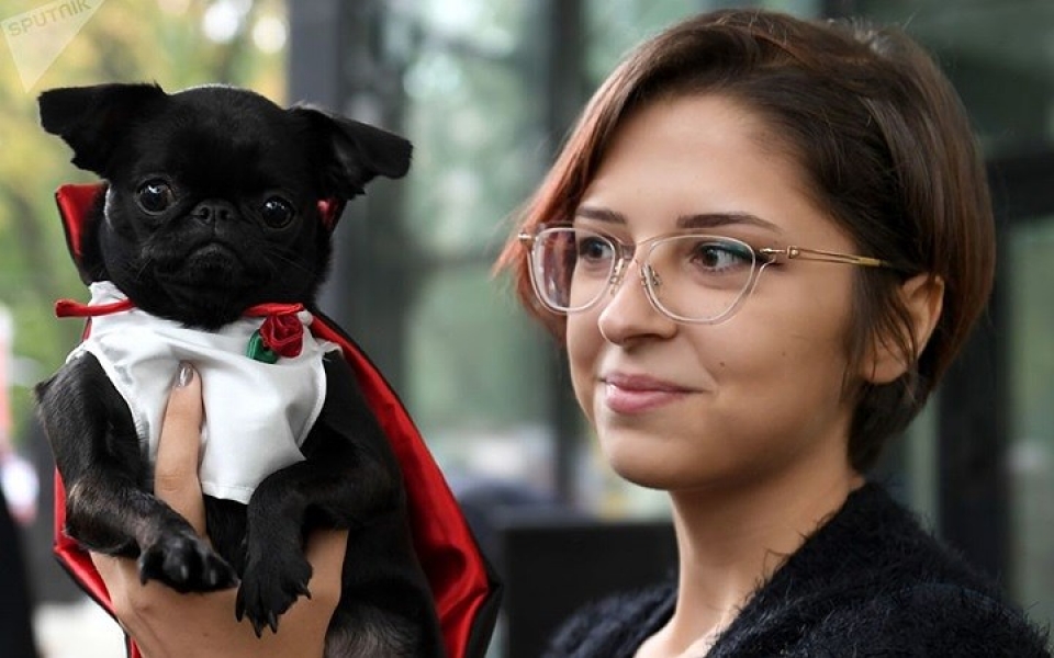 ngam cun cung sam vai sieu mau trinh dien tai moscow