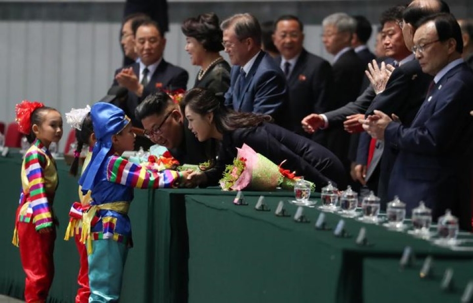 an tuong hinh anh trieu tien tiep don nong hau tong thong han quoc