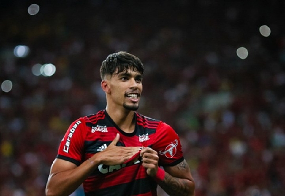 lucas paqueta tai nang 17 tuoi duoc mu theo duoi co gi dac biet