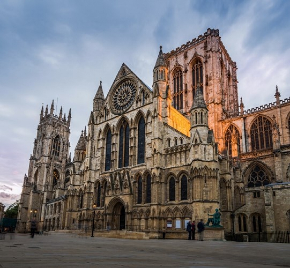 ban nen toi nhung dia diem tuyet dep nay truoc khi qua tai du khach