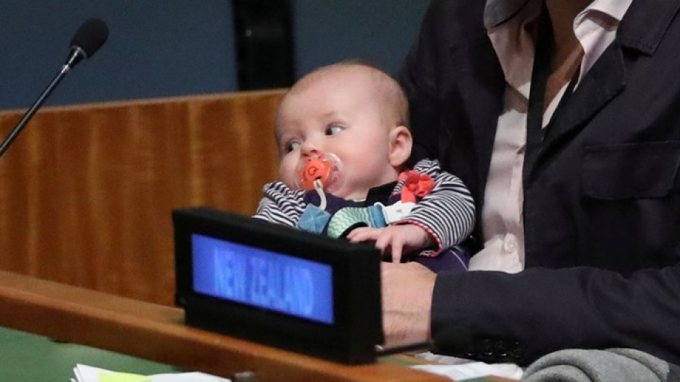 nu thu tuong mang ca con gai 3 thang tuoi du hop lien hop quoc