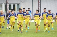 hlv akira nishino thua nhan doi tuyen thai lan chiu nhieu ap luc