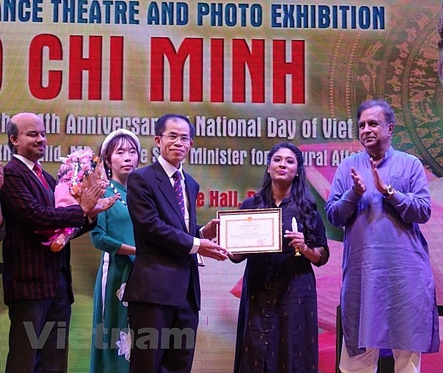 nghe si bangladesh trinh dien tac pham ve cuoc doi su nghiep va tu tuong cua chu tich ho chi minh