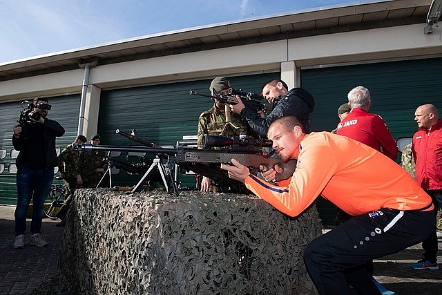 van hau vang mat trong buoi tap quan su cua heerenveen