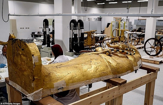 Bí ẩn trong quan tài vàng của Pharaoh Ai Cập Tutankhamun kham pha bi an trong chiec quan tai vang cua pharaoh ai cap tutankhamun