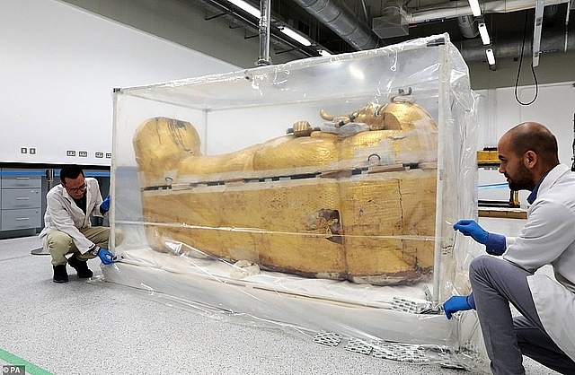 Bí ẩn trong quan tài vàng của Pharaoh Ai Cập Tutankhamun kham pha bi an trong chiec quan tai vang cua pharaoh ai cap tutankhamun