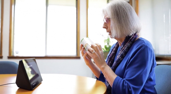 amazon bo sung tinh nang ho tro nguoi khiem thi cho loa thong minh echo show