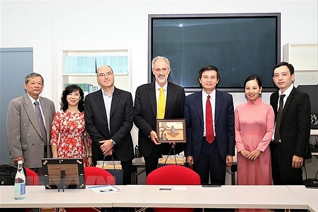 that chat quan he dang cong san viet nam va dang cong san italy