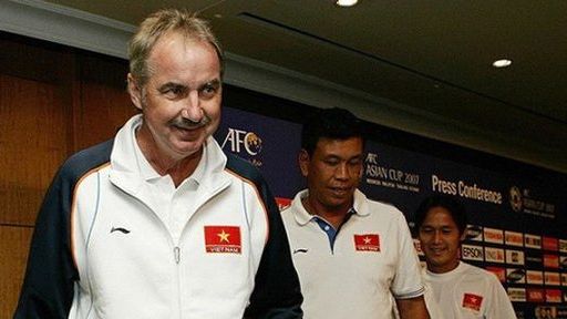 dau an dac biet cua hlv alfred riedl voi bong da viet nam