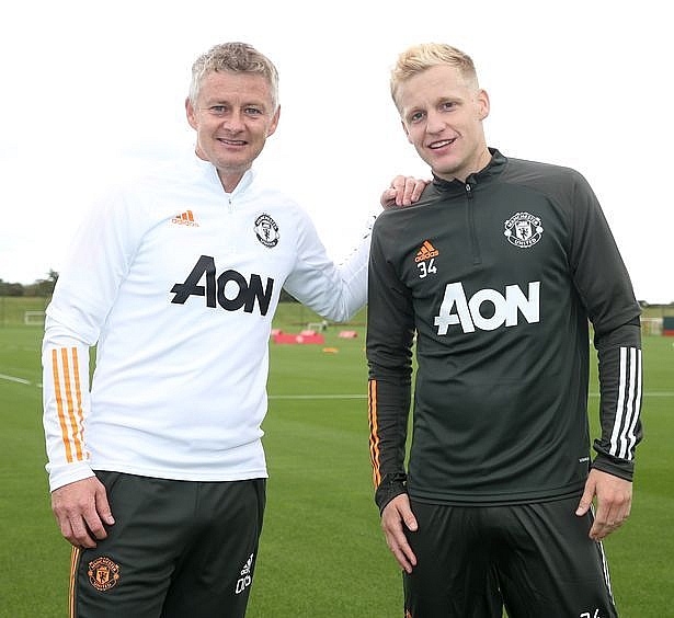 0809-0-manchester-united-new-signing-donny-van-der-beek