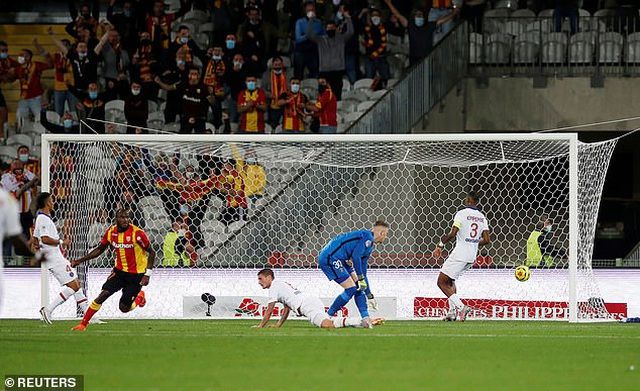 2208-lens-1-1599789360378