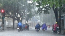 Dự báo thời tiết ngày và đêm nay (18/9): Có mây, mưa dông rải rác; miền Trung mưa rất to và có gió giật mạnh