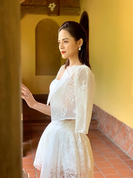 Hương vị tình thân: Ảnh hậu trường diễn viên rạng rỡ, mặc đẹp dự ngày vui Nam-Long Hương vị tình thân: Ảnh hậu trường diễn viên rạng rỡ, mặc đẹp dự ngày vui Nam-Long