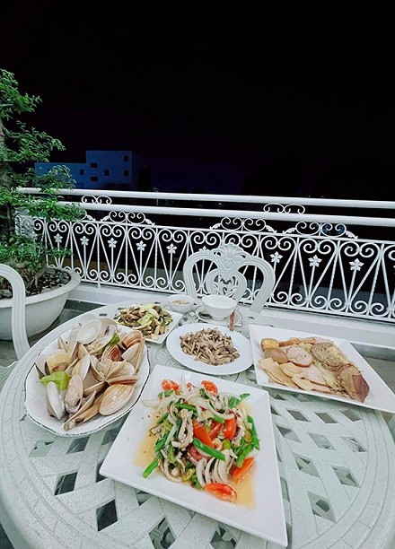 Cuộc sống độc thân sang chảnh của Lỹ Nhã Kỳ Cuộc sống độc thân sang chảnh của Lỹ Nhã Kỳ