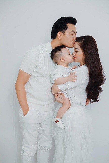 Kate Hudson - mỹ nhân đẹp nhất thế giới rực rỡ tại LHP Venice