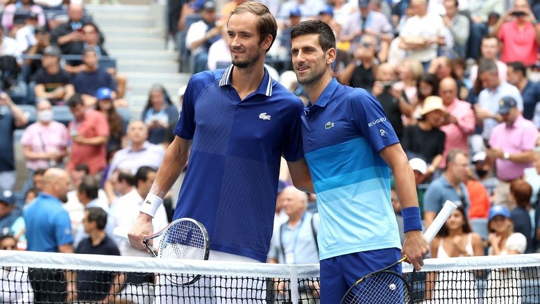 Djokovic đã có 20 danh hiệu Grand Slam trong sự nghiệp và nếu thắng Medvedev, anh sẽ vượt qua kỷ lục của Nadal, Federer. Tại Australian Open 2021, Djokovic đã từng thắng Medvedev 3-0 ở trận chung kết.. (Nguồn: ESPN)