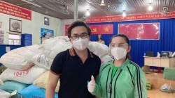 Giới nghệ sĩ cầu nguyện cho sức khỏe Phi Nhung khi bệnh của nữ ca sĩ trở nặng do nhiễm Covid-19