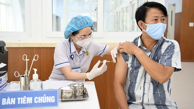 covid19 tp hcm gan 98 da tiem vaccine mui 1 binh duong gan 20000 benh nhan dang dieu tri