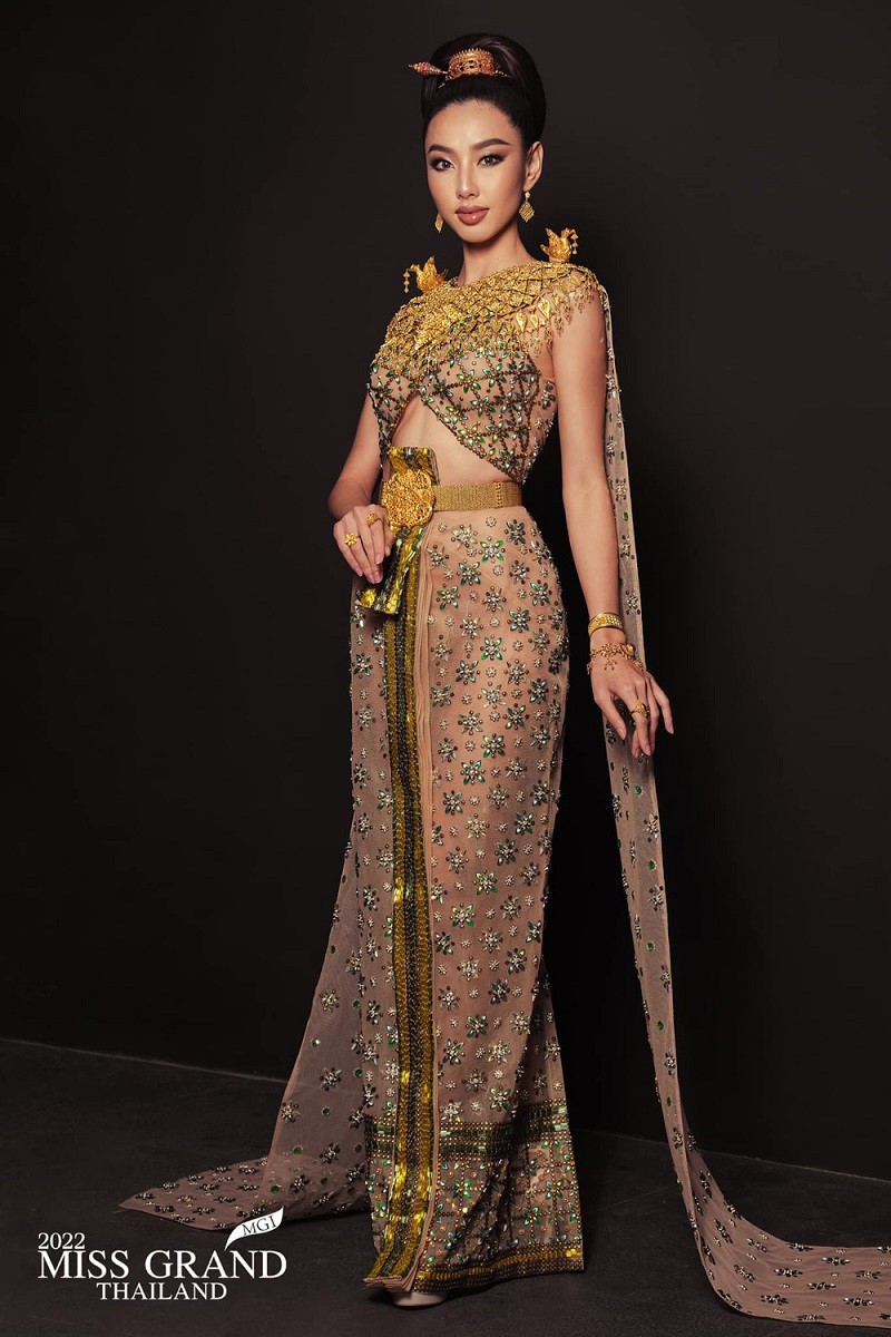 Hoa hậu Thùy Tiên