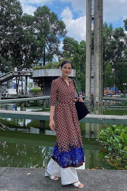 Hoa hậu Phương Khánh giản dị khi làm cô giao dạy thuê