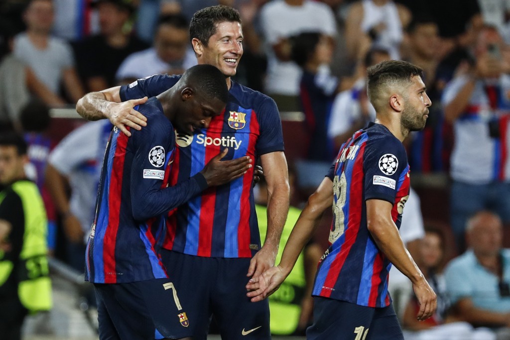 Champions League: Barca, Ajax khởi đầu như mơ với chiến thắng đậm; Liverpool thua sốc