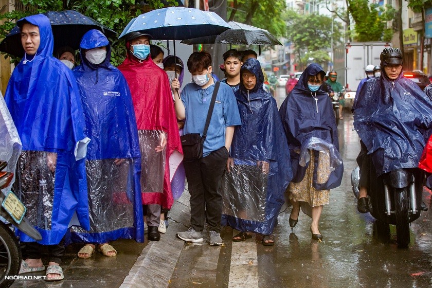 Dự báo thời tiết đêm nay và ngày mai (8-9/9): Hà Nội, Bắc Bộ, Bắc Trung Bộ mưa vừa mưa to, có nơi mưa rất to; phía Nam chiều tối mưa dông rải rác