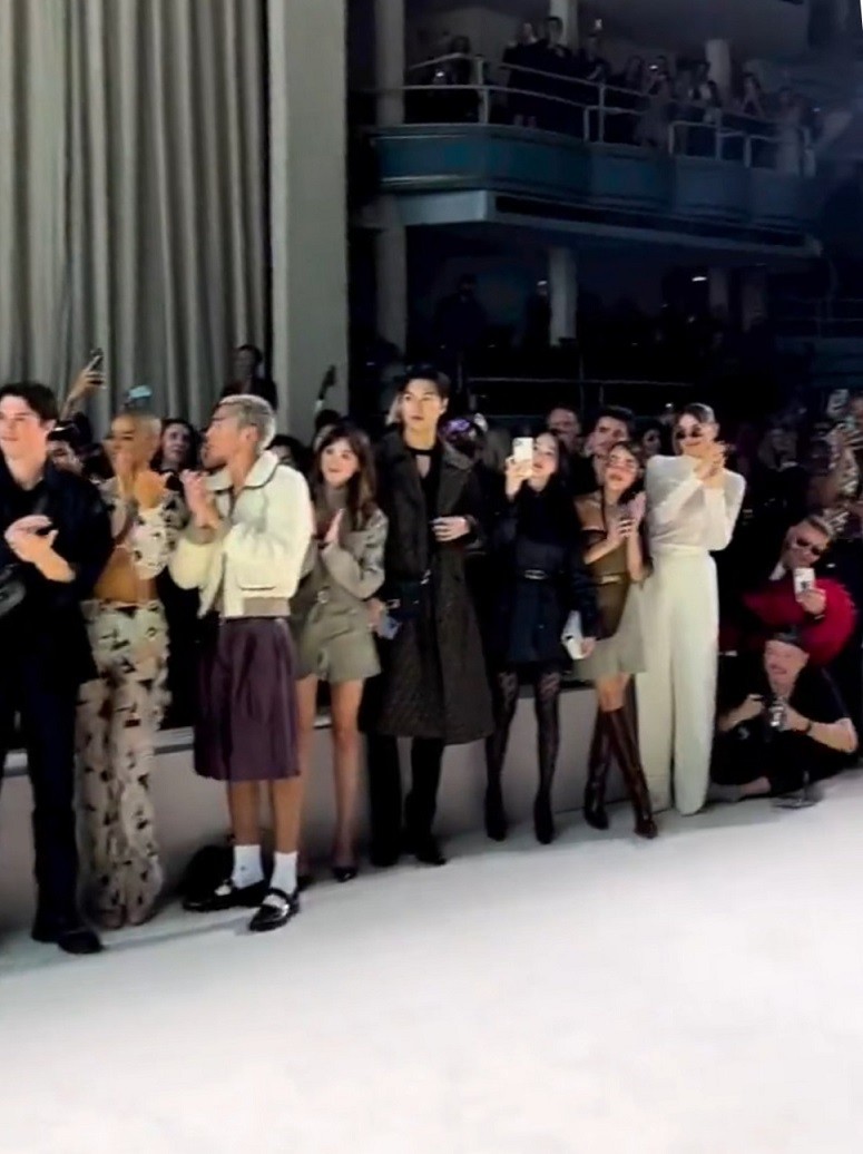 Song Hye Kyo đẹp huyền bí khi sang Mỹ dự sự kiện thời trang