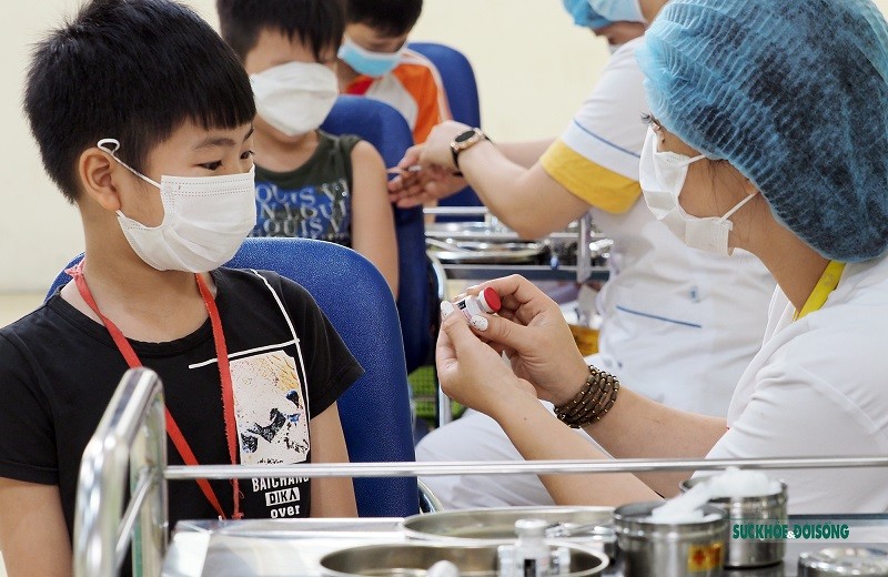 Tiêm vaccine covid-19 cho trẻ em.