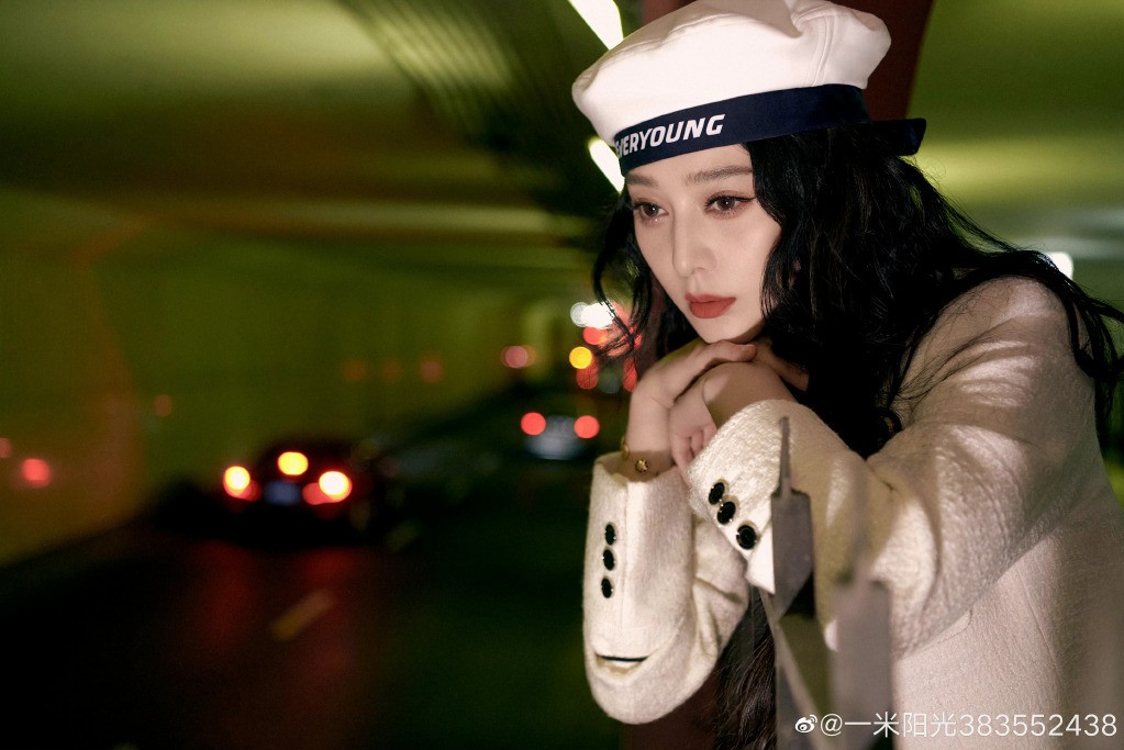 Phạm Băng Băng đẹp buồn dự Tuần lễ thời trang Thượng Hải