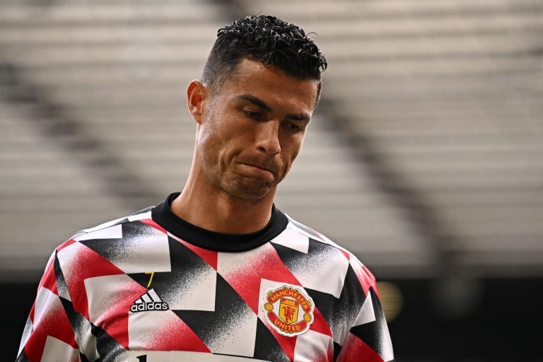 Chuyển nhượng cầu thủ ngày 27/9: Chelsea đàm phán Dumfries; Liverpool lấy Valverde; Ronaldo sắp gia hạn MU; Chuyển nhượng cầu thủ ngày 27/9: Chelsea đàm phán Dumfries; Liverpool lấy Valverde; Ronaldo sắp gia hạn MU;