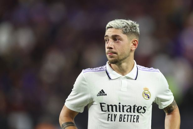 Chuyển nhượng cầu thủ ngày 27/9: Chelsea đàm phán Dumfries; Liverpool lấy Valverde; Chuyển nhượng cầu thủ ngày 27/9: Chelsea đàm phán Dumfries; Liverpool lấy Valverde;