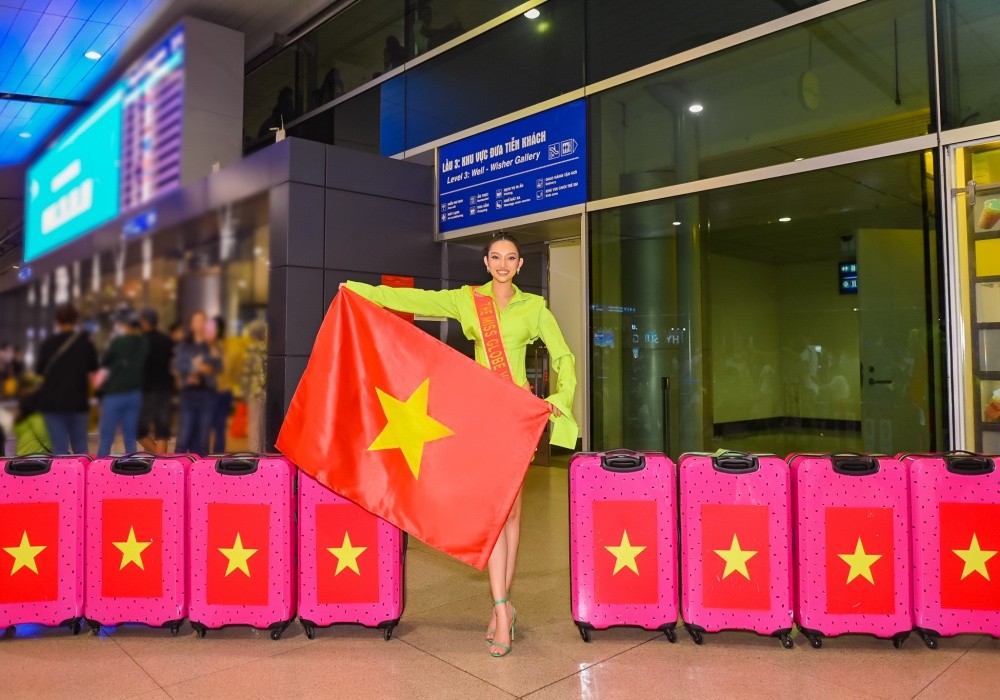 Lâm Thu Hồng lên đường đi thi The Miss Globe 2022