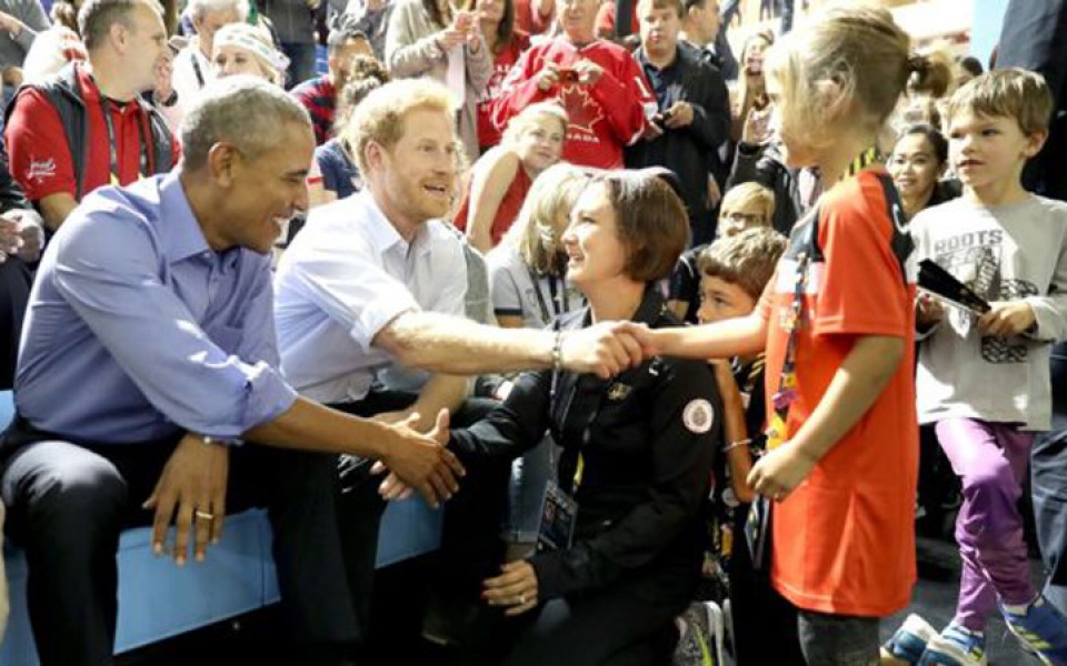 hoang tu anh harry than thiet xem bong ro cung cuu tong thong my obama