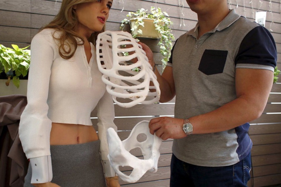 Xuất hiện robot là "bản sao" của Scarlett Johansson xuat hien robot la ban sao cua scarlett johansson