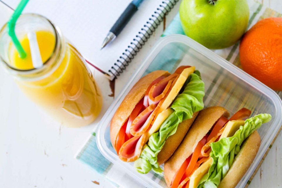 nhung viec lam vao gio nghi trua giup tang cuong nang luong