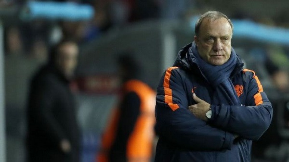 arjen robben chia tay doi tuyen con loc mau da cam nay da tan