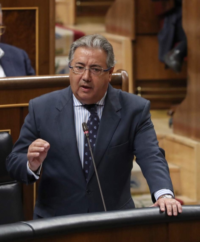 tay ban nha de ngo kha nang tuoc quyen tu tri cua catalonia