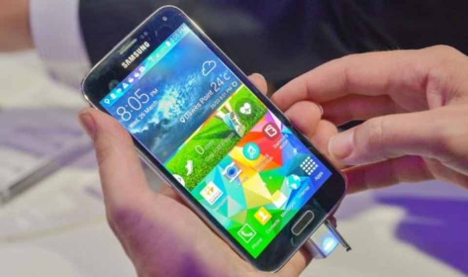 khong chi iphone x hay galaxy note 8 man oled la xu huong tuong lai