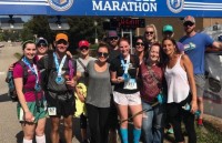 trung quoc lap ky luc chay nguoc xuong cau thang trong thoi gian nhanh nhat