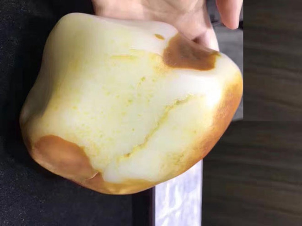 can canh vien ngoc xau xi tri gia hang chuc ty dong